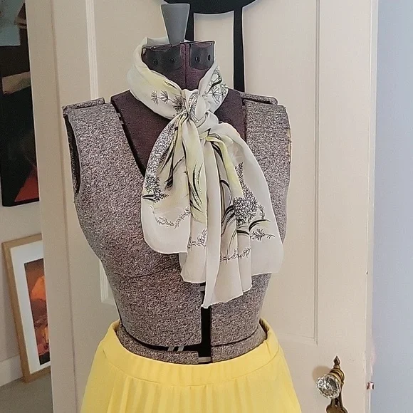 Botanical True Vintage Scarf - Picture 11 of 12